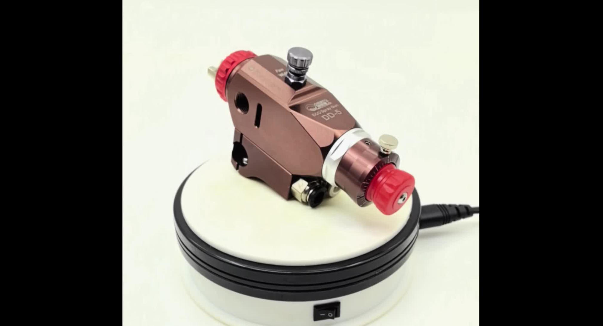 Low-pressure, high-atomization, internally controlled, environmentally friendly spray gun